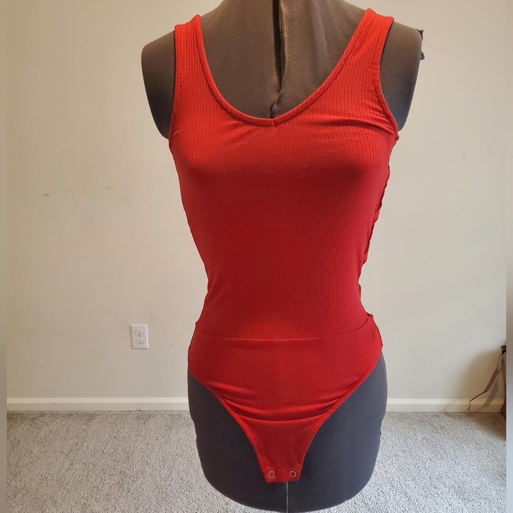 Express X Olivia Culpo red ribbed bodysuit